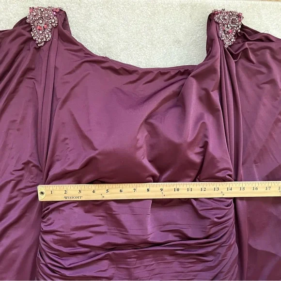 JOVANI EVENING GOWN W/ RUCHING AND EMBELLISHED SHOULDER DETAILS SIZE 20 - Picture 7 of 10